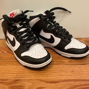 Nike Dunks B/W Women size 7.5